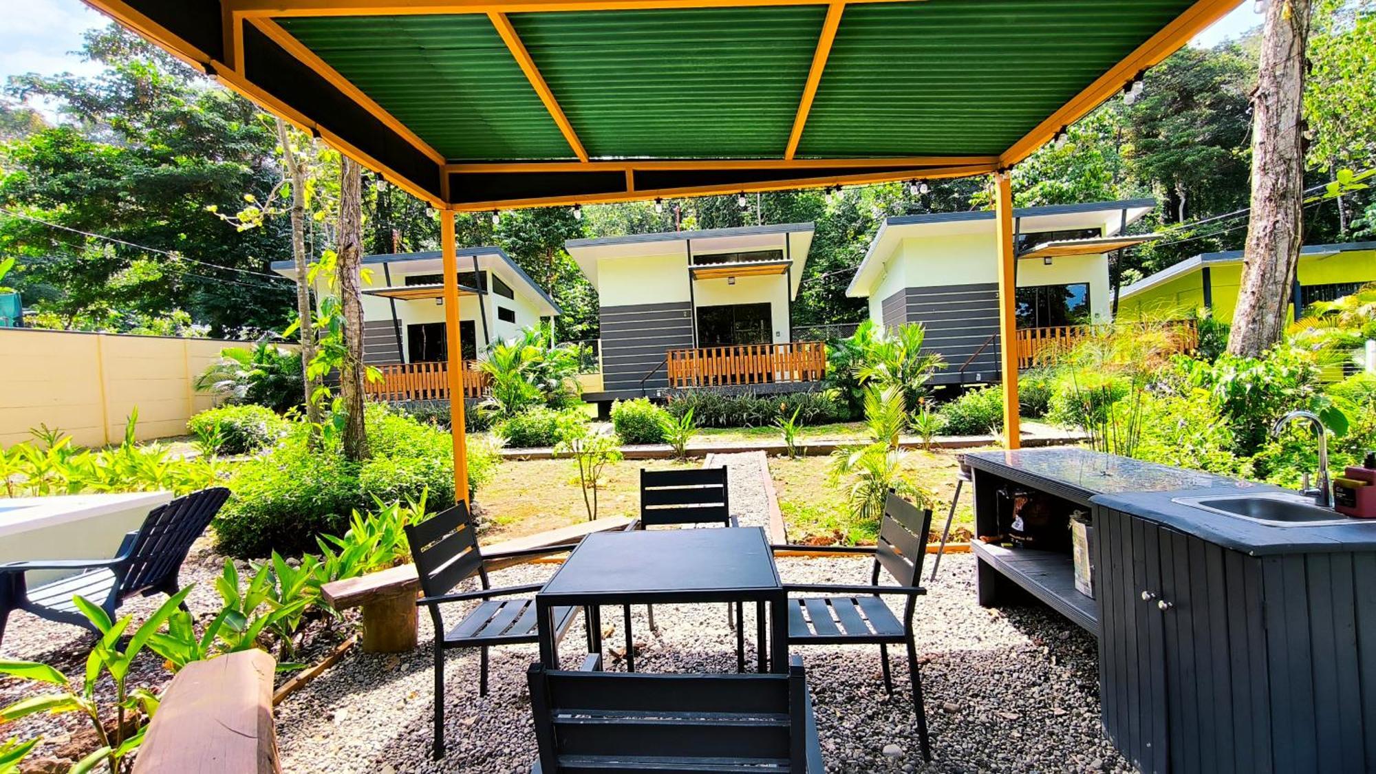 Casa Black Chaini Puerto Viejo de Talamanca Exterior photo